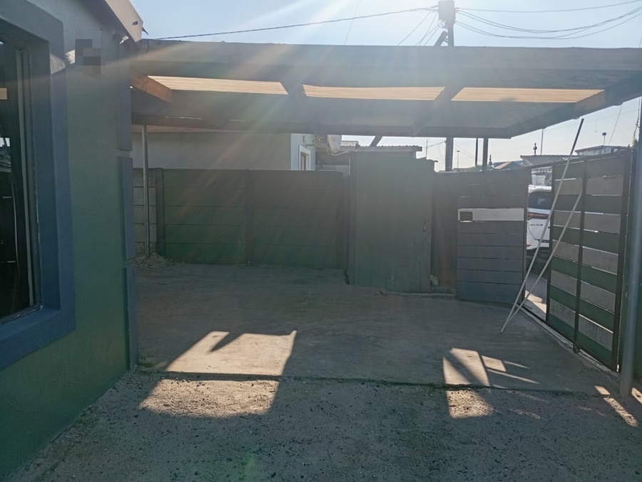 2 Bedroom Property for Sale in Mandela Park Western Cape